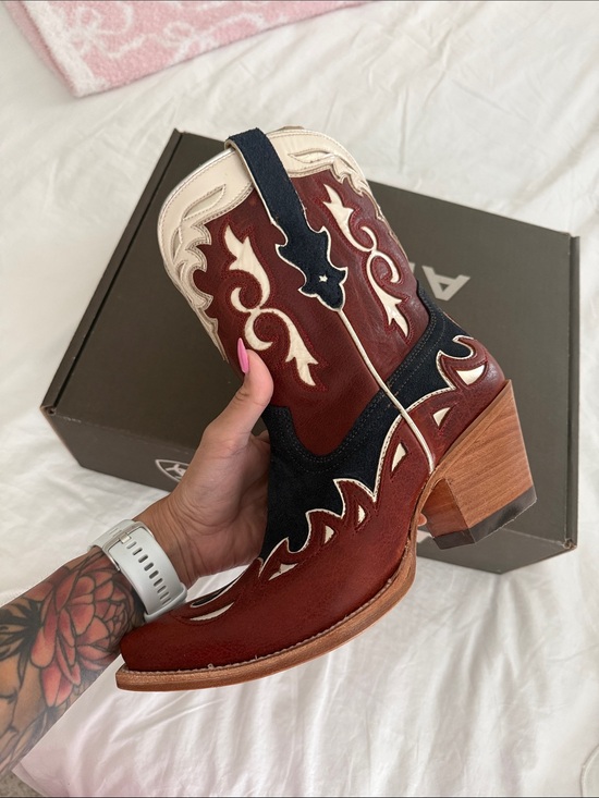 Ariat Shoes - Ariat Western Ankle Boots in Brown, Black & Cream